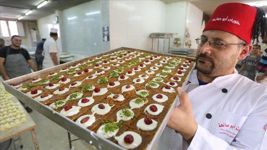 نابلس.. (عاصمة الكنافة) الفلسطينية تلبي أذواق