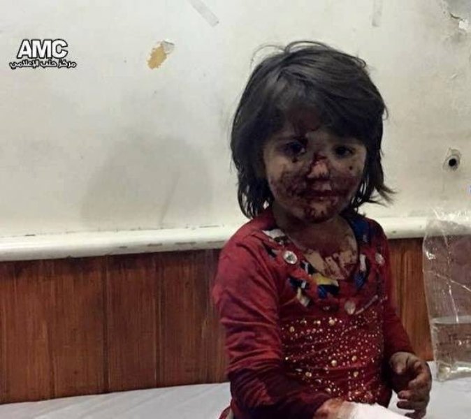 عمال حلب يحتفلون بعيدهم تحت الأنقاض