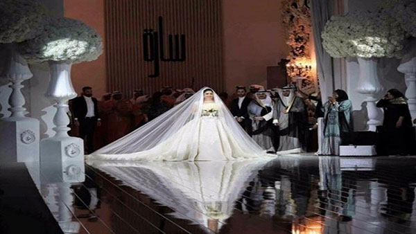 صور: سارة الصباح تتوج ملكة في