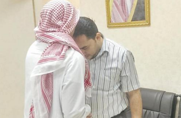 الطلاب المسيئون لمعلمهم في مقطع فيديو