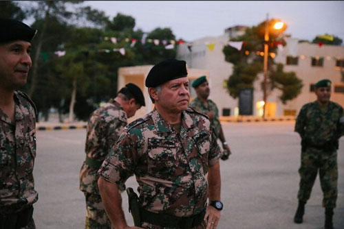 الملك يتابع تمرينا عسكريا تعبويا لقوة