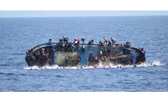 110 قتلى ومفقودين إثر غرق زورق