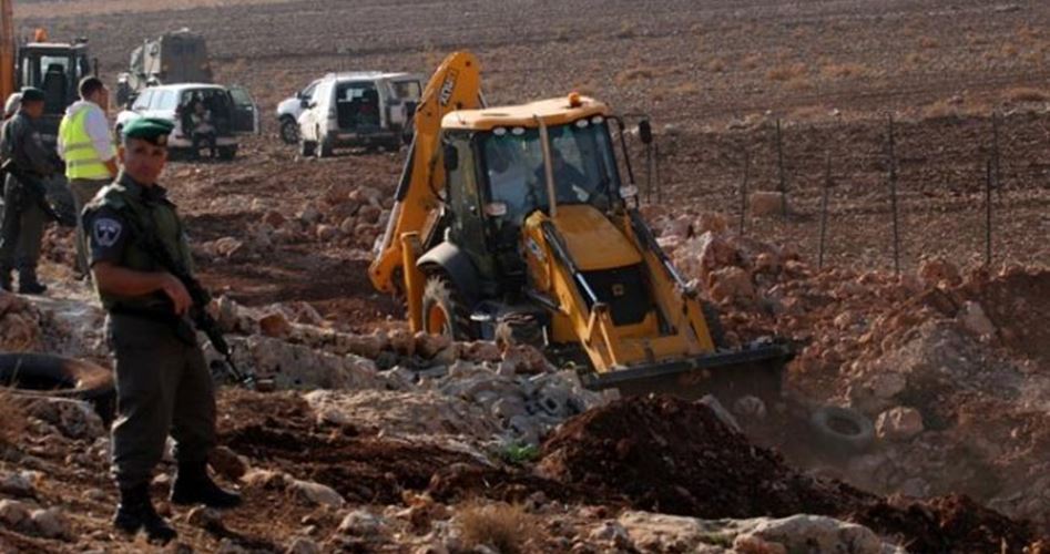 جرافات المستوطنين تدفن عشرات أشجار الزيتون