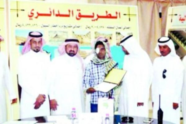 مراهقون يقتلعون عين عامل نظافة في