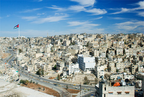 أجواء باردة نسبيا وغيوم منخفضة