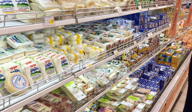 حاوايات محملة بـــ مهدرجات الألبان تدخل