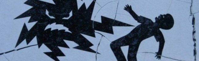 صعقة كهربائية تنهي حياة شاب في