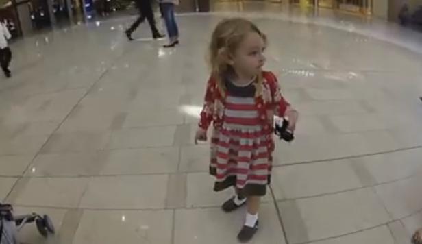 10735600 مشاهدة لرد فعل طفلة أمريكية