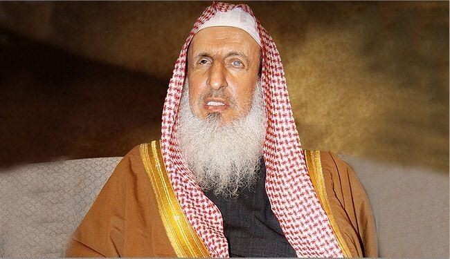 مفتي السعودية يرد على (البغدادي): تهديدك