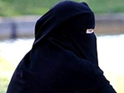 أم ترفض الصفح والعفو عن ابنتها