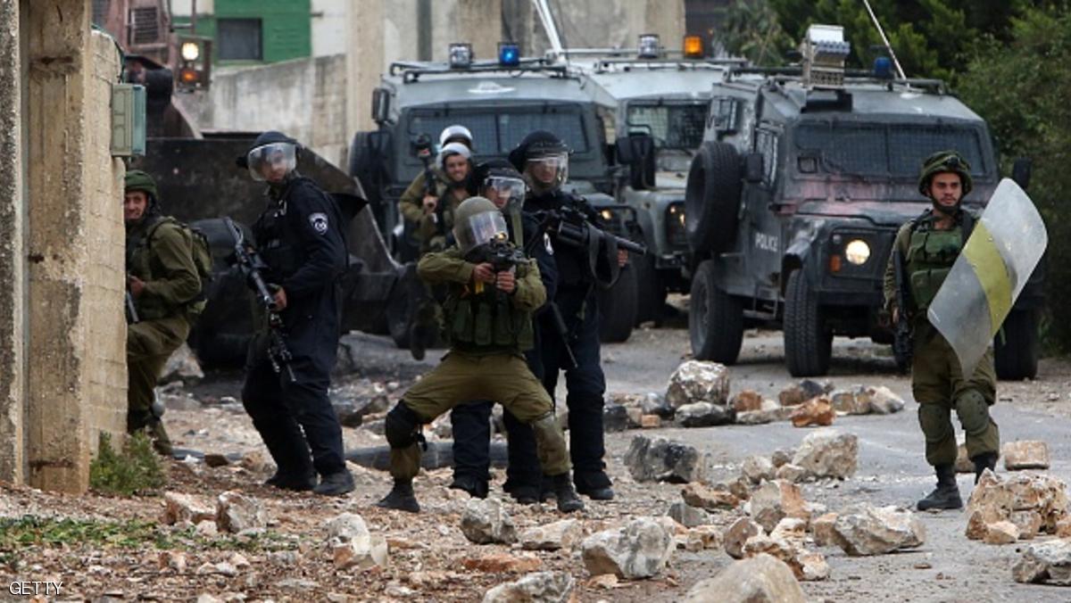جرحى فلسطينيون باشتباكات في نابلس
