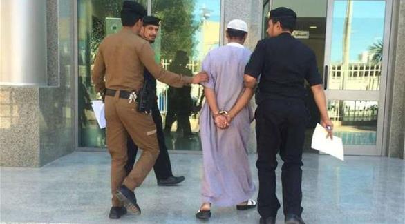 مخالفة مرورية تطيح بمنتحل شخصية سعودي