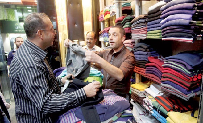 نقابة تجار الألبسة تحذر من انهيار