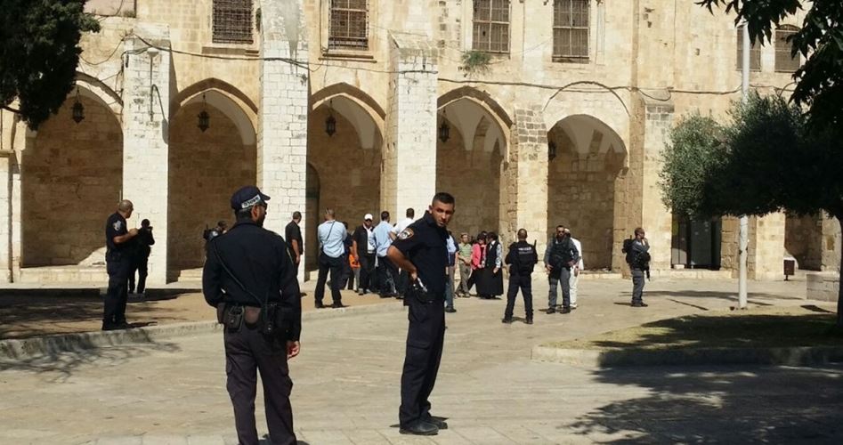 مستوطنون يقتحمون الأقصى وسط حماية مشددة
