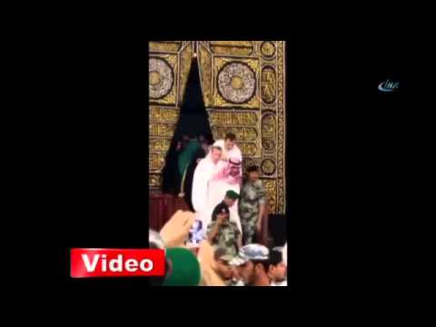 أردوغان يؤدي مناسك العمرة ويدخل إلى