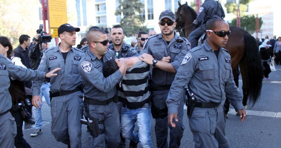 الاحتلال يعتقل امرأتين وشقيقين في القدس