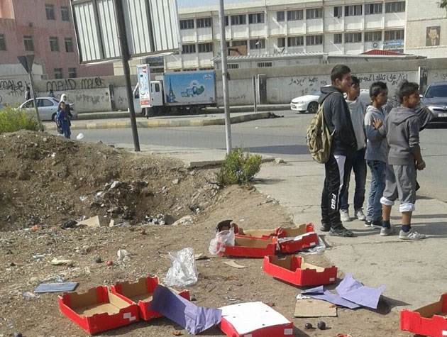 توقيف 22 شخصا رفضوا إزالة بسطاتهم