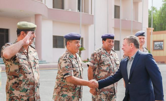 القائد الأعلى يزور القيادة العامة للقوات