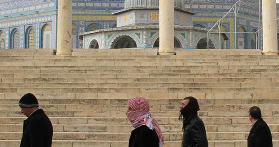 مستوطنون يقتحمون الأقصى تحت حراسة صهيونية