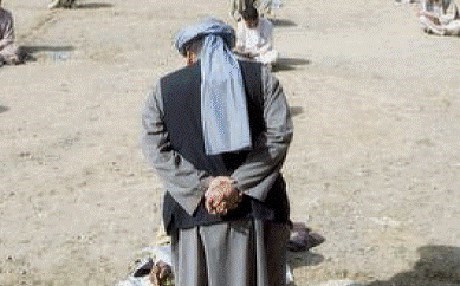 داعش يجبر اهالي الموصل على ارتداء
