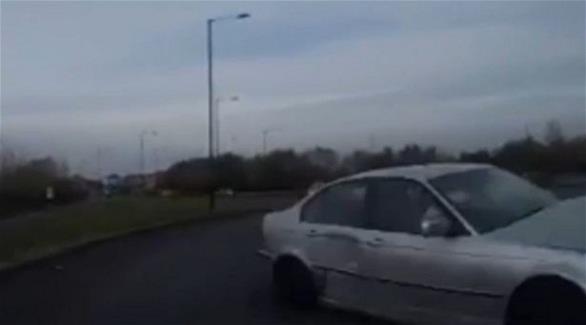 بالفيديو: سيارة تظهر من المجهول لتصدم