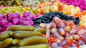 اتلاف 2 طن مخللات غير صالحة