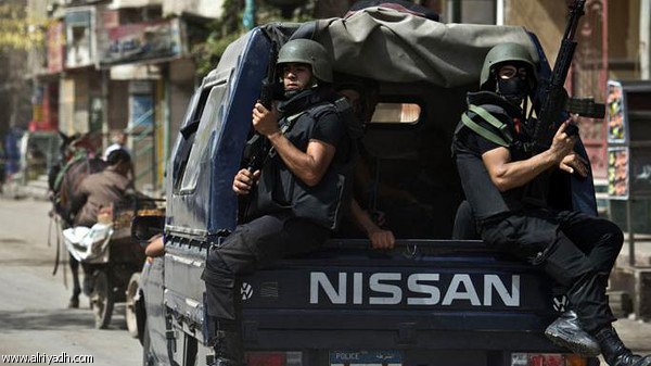 مصر تحبط مخططا إرهابيا وتقتل اثنين