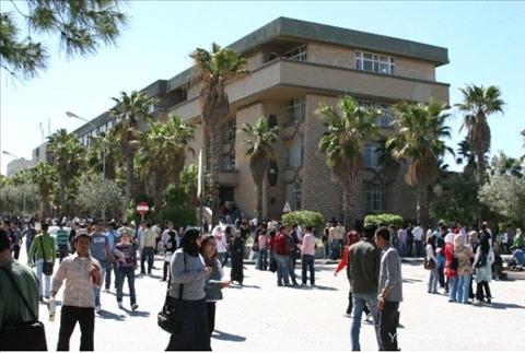 عمان توقف التعامل مع 8 جامعات