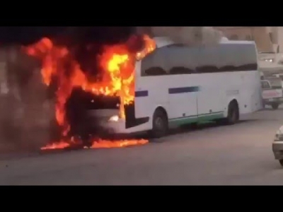اربد: مجهولون يحرقون باص عمومي في