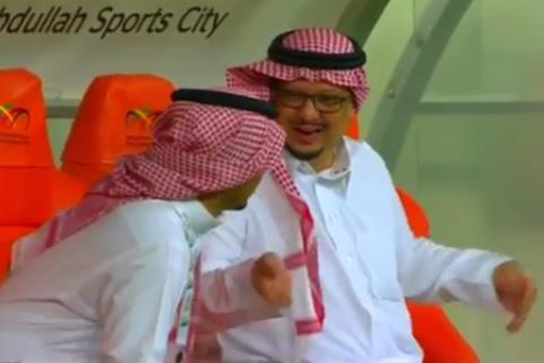 فيديو: خروج بيتوركا بعد الهدف الثالث