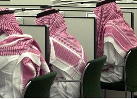 غرامات مالية كبيرة لتشغيل وافدين في