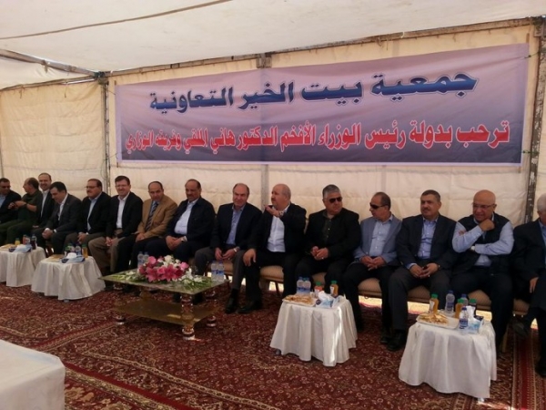 الملقي يفتتح مشروعا زراعيا جنوب عمان..