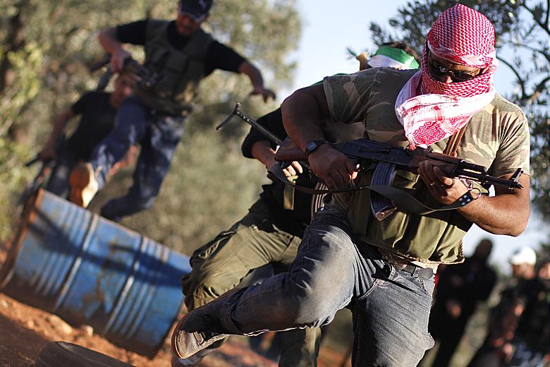 الجيش الحر يعلن رفض التنسيق والحوار