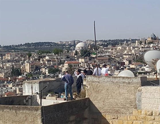 مستوطنون يسيطرون على عقار ضخم في
