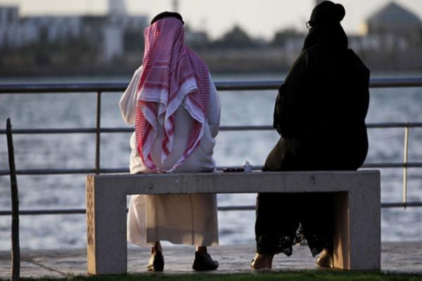 سعودية تخلع زوجها بعد5 أيام من