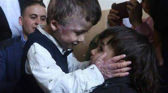 بالصور: الطفل أحمد دوابشة يعود للعب