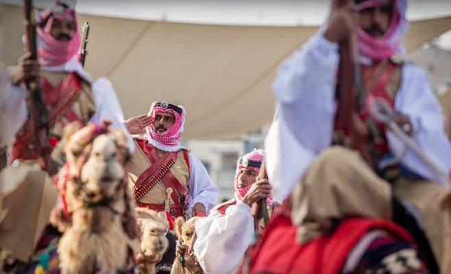 بدء استعراض العلم في شارع الأقصى