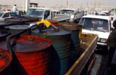 ضبط 5 سودانيين يهربون الديزل بمعان