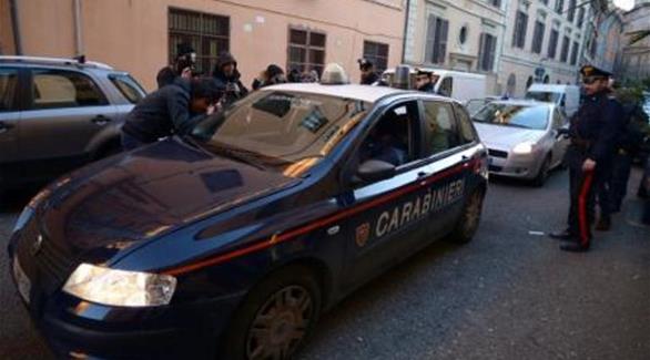 تنكروا بزي (عمال بيتزا) واعتقلوا زعيم