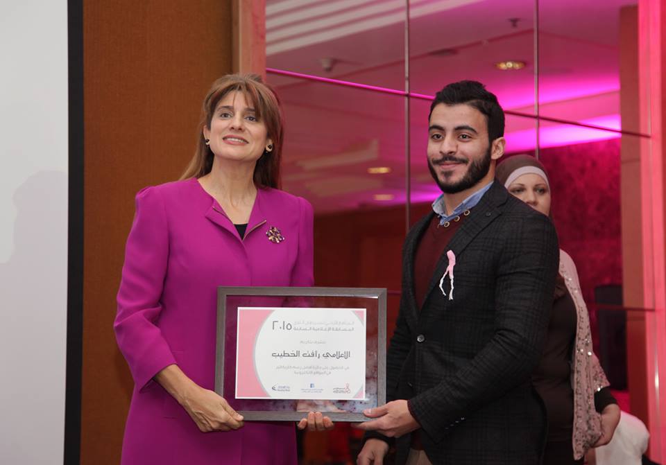 رسام كاريكاتير (نيسان) الخطيب يفوز بجائزة