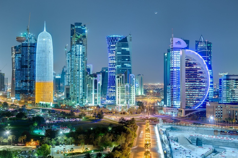 قطر .. من دولة شبه مفلسة