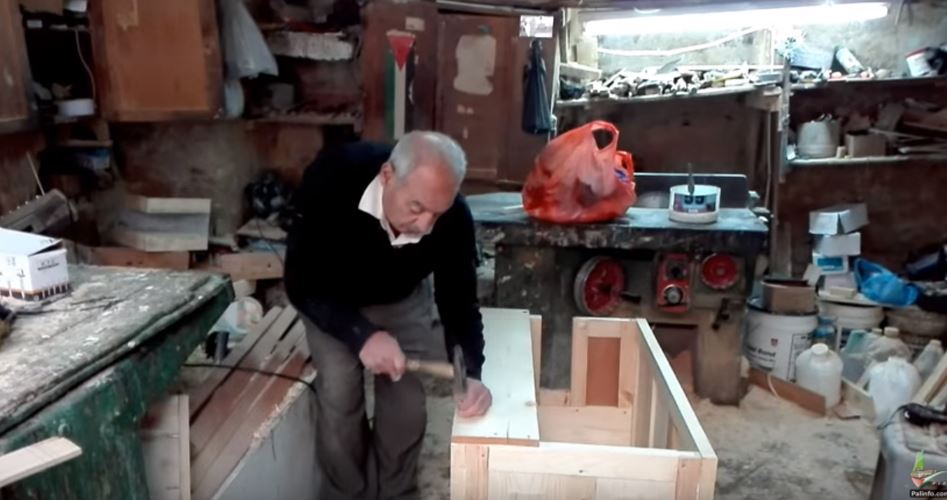 صناعة العربات الخشبية.. تراث يواجه خطر