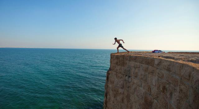 عرض الفيلم التسجيلي (من الأفضل أن