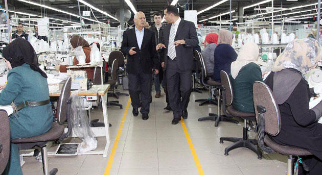 العيسوي يتابع خدمات مشاريع المبادرات الملكية