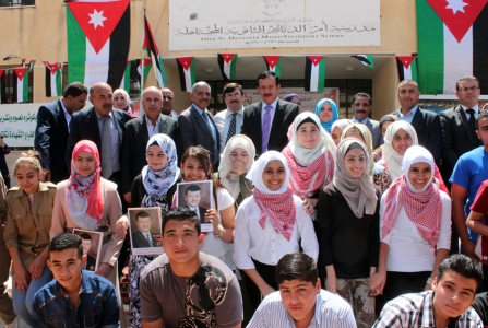 العكور يتفقد فعاليات اللقاء الوطني ال