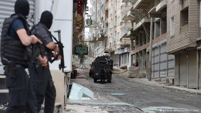 تركيا : القبض على شخصين كانا