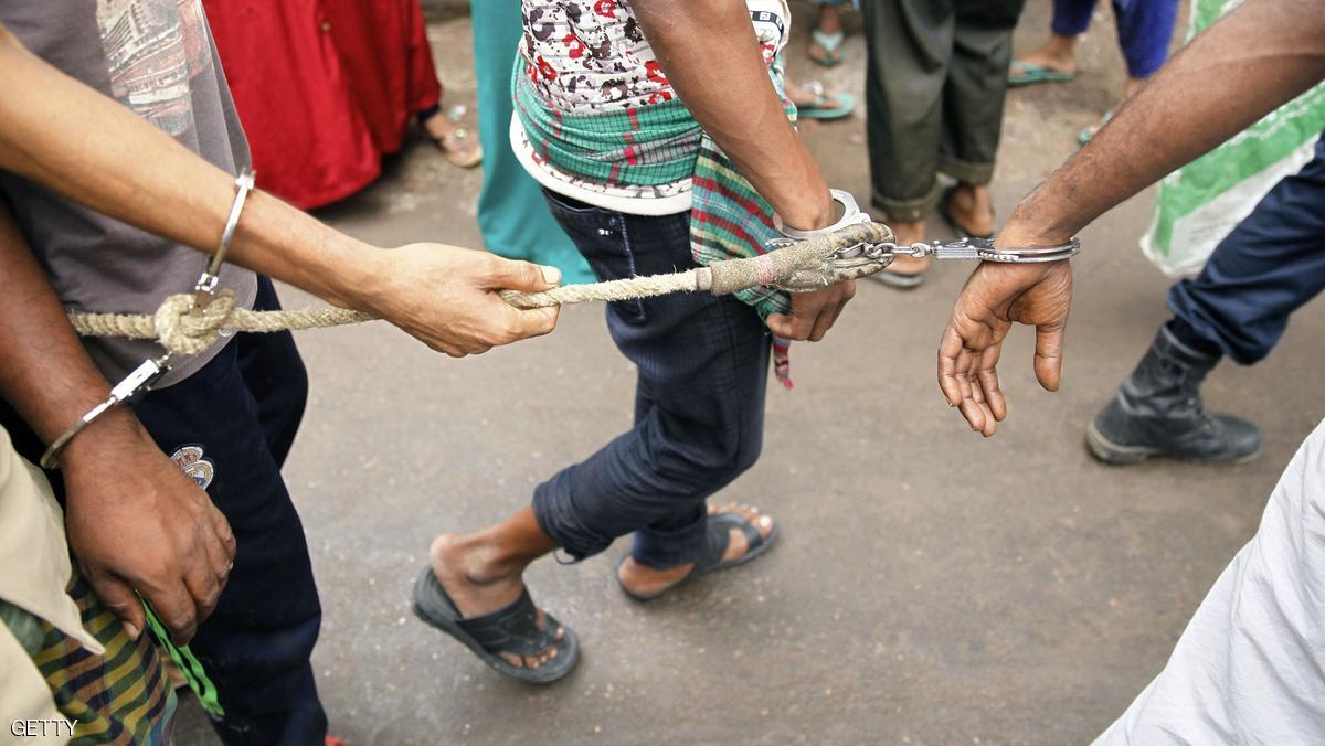 اعتقال أكثر من 100 متشدد في