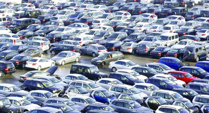 (المالية): التخليص على السيارات في حرة