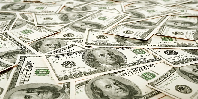 تهـريب دولارات مـزيفـة وقطـع ذهبية بطـرد