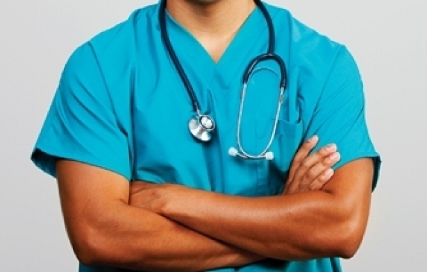 بدء إجراءات تعيين 300 مسعف وممرض